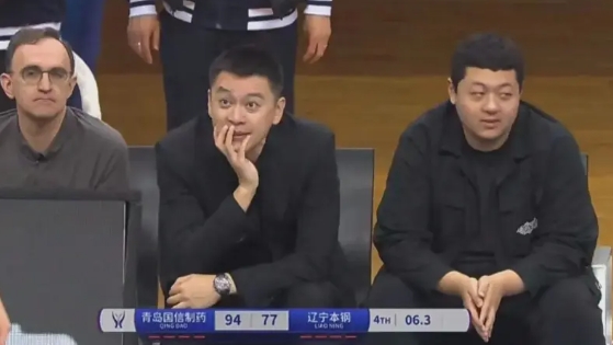 CBA两队教练全程坐着，全程不喊暂停，球迷：有意思吗？

俱乐部杯比赛中出现了一