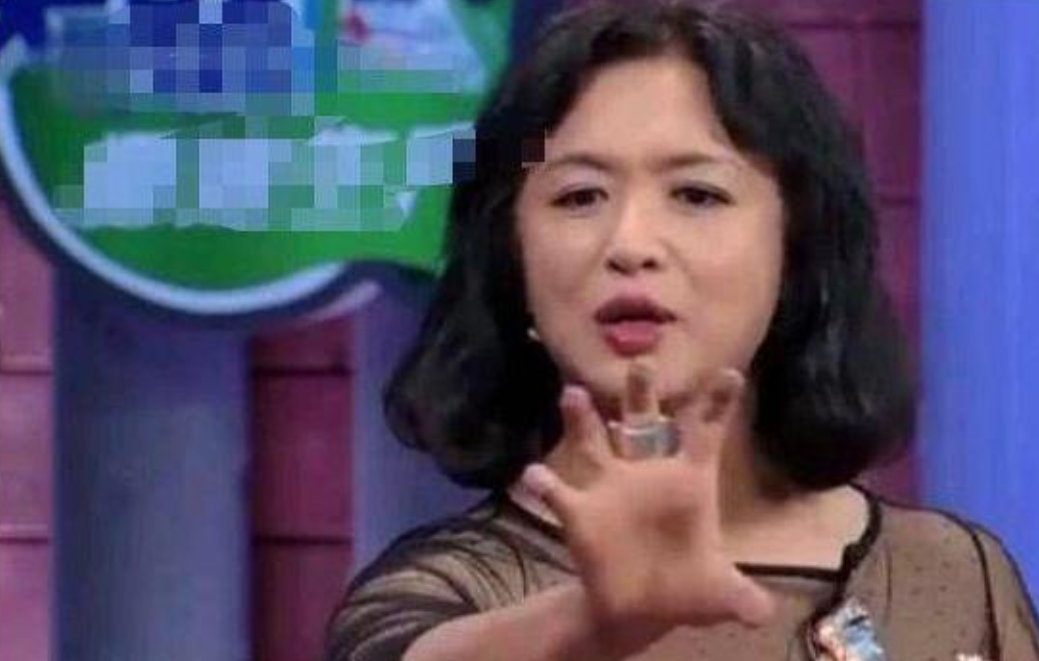 电影《让子弹飞》上映后不久，金星问刘嘉玲：“姜文手放在你胸口，你怎么没有反应？”