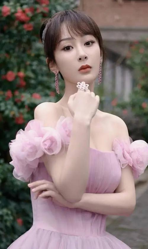 长得丑演技还尬,满脸写着“关系户”的5位艺人,看着就让人窝心(长得丑演技好的演员)-第31张图片-九妖电影 长得丑演技还尬,满脸写着“关系户”的5位艺人,看着就让人窝心(长得丑演技好的演员)-第31张图片-九妖电影