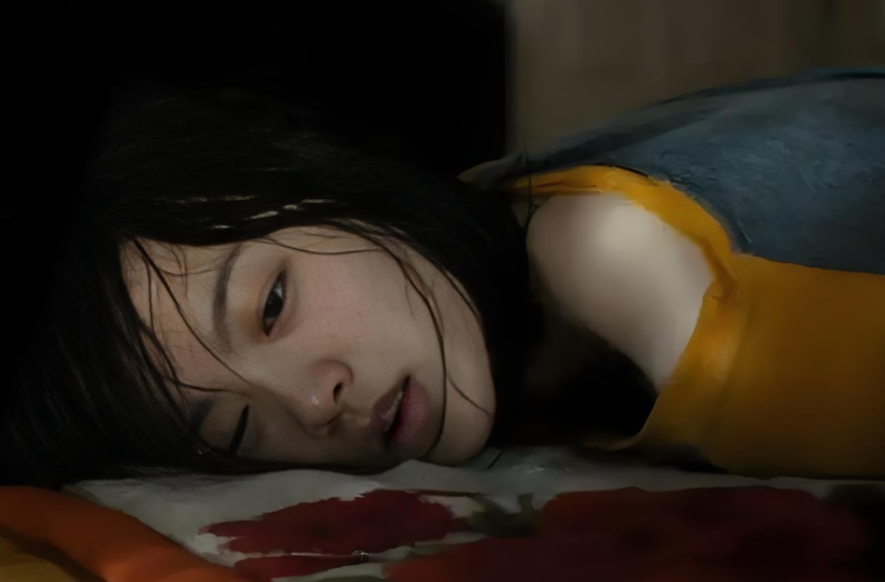 禽兽不如！江西一男子，多次在家中强行和继女做不雅事情，恰巧亲女儿撞见，跑去告诉母