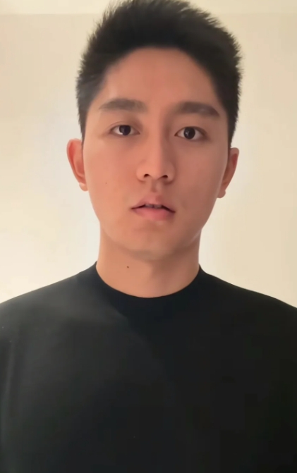 万柳书院的业主曾提醒羊毛月不要太张扬，走不远的，但羊毛月没当回事。

他去万柳书