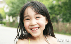 女儿坠楼时，妻子正在陪白月光的孩子游玩迪士尼，我被奸夫害死，得知真相妻子哭瞎了眼说后悔