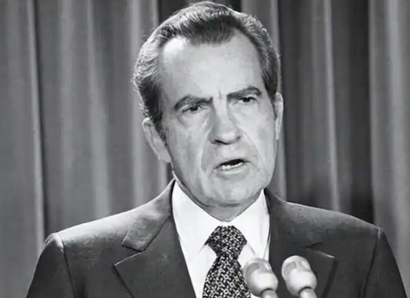 1976年，毛主席用一记阳谋改变美国政局，总统福特感慨：技不如人。这就是伟人的强