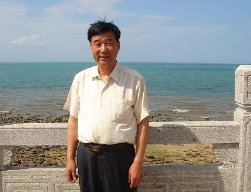 1948年11月，驻守南阳的国民党第十三绥靖区中将司令官王凌云眼看南阳不保，就武