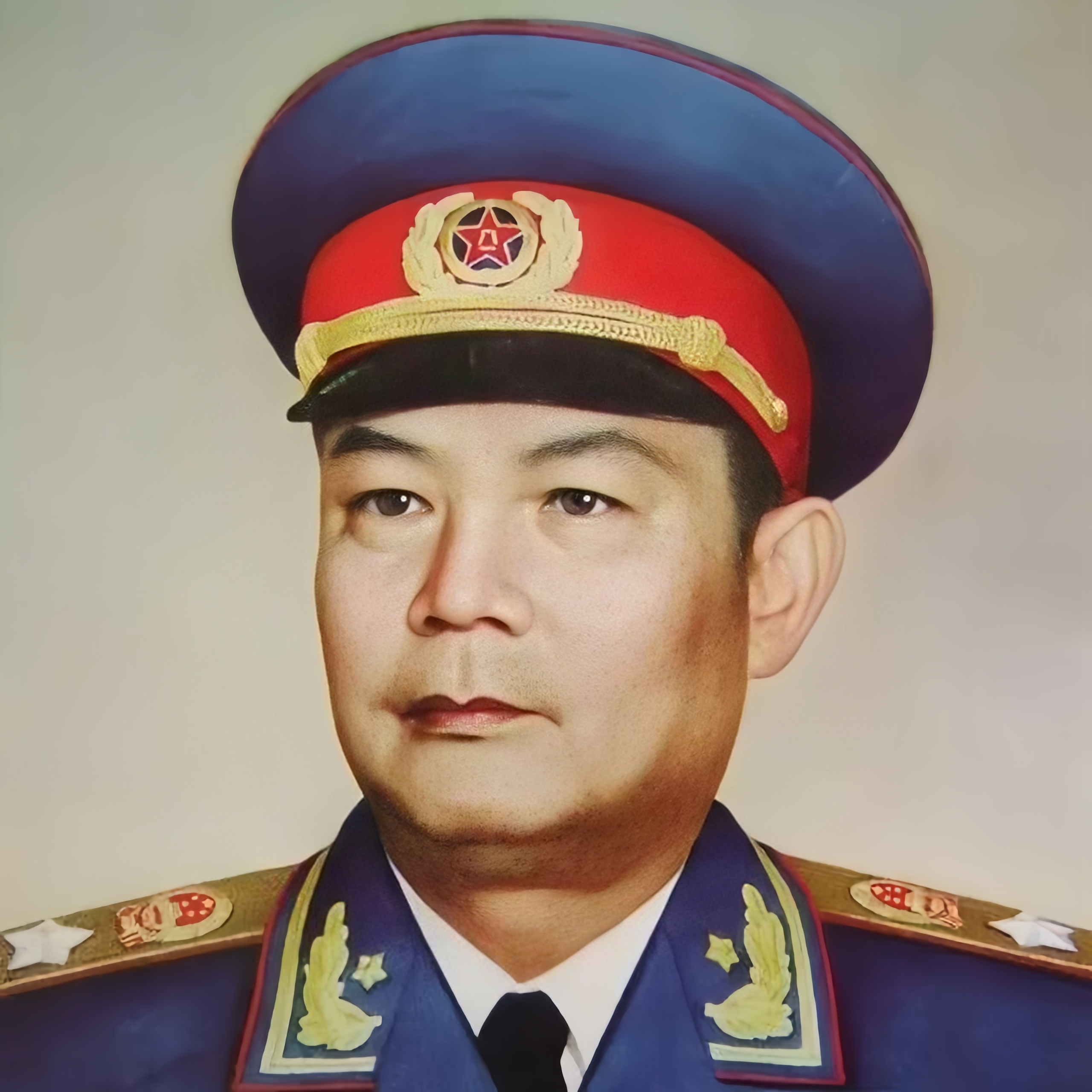 1985年9月，党的十二届五中全会召开，对政治局成员进行了调整，调整后的常委是五