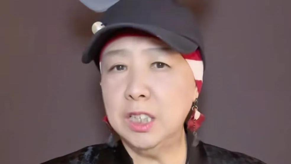 74岁费贞绫入驻抖音，是费玉清亲姐，讲述为人处世之道打扮时尚