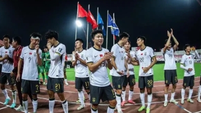 两连胜后国足迎来“牛市” 对阵日本4万张票已售罄。

因为国足两连胜，也吊足了大