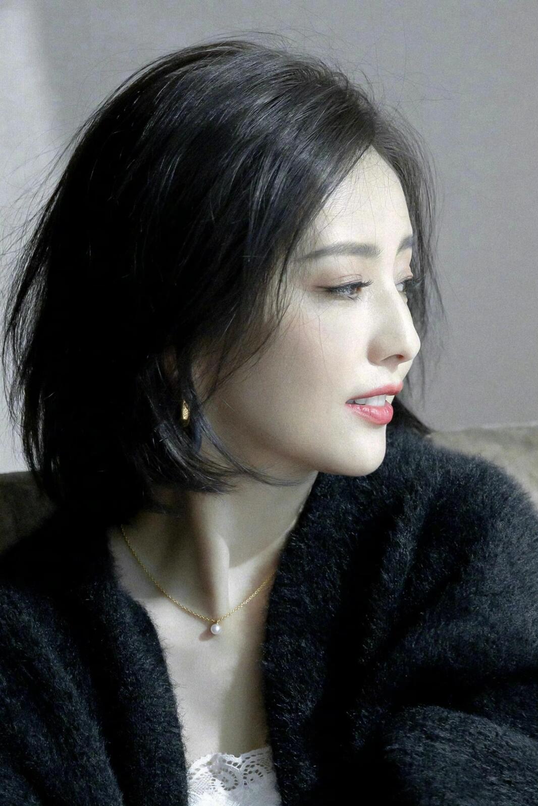 佟丽娅气质写真图