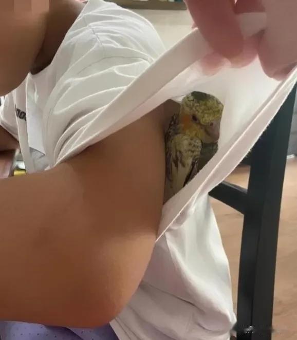 妈呀，我以为是蛇，这个孩子要吓死老娘，你家有这个样的孩子吗？