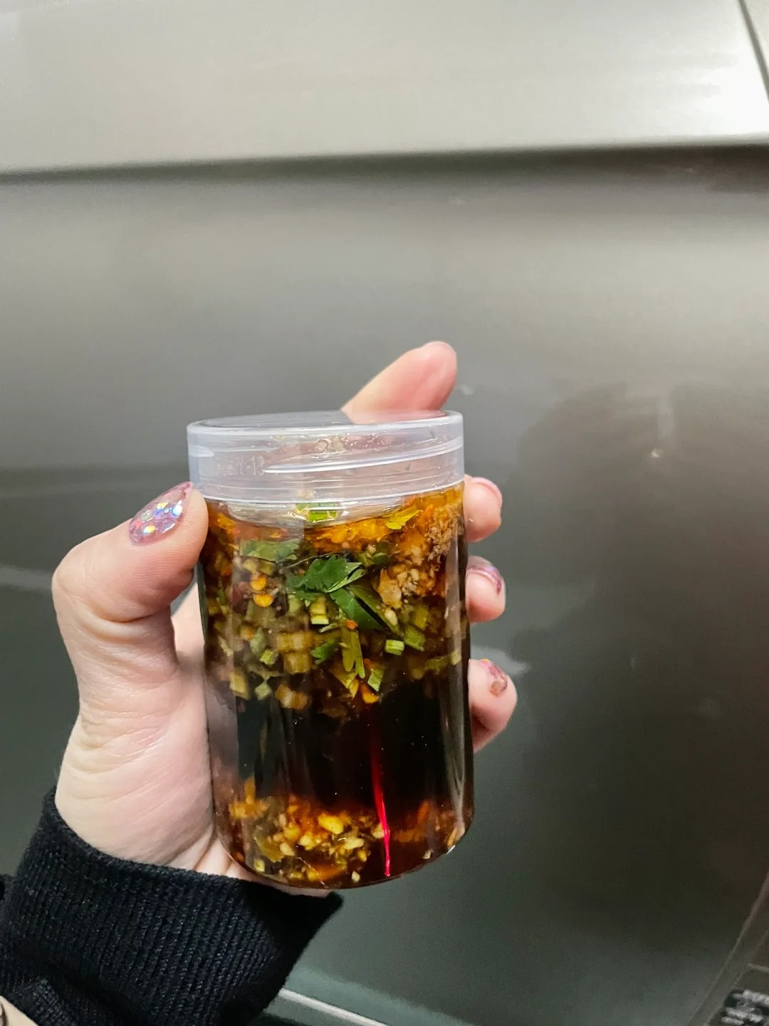 海底捞值不值得投诉
下班去店里打包海底捞回家吃，明明10块钱一位的自助小料，又有