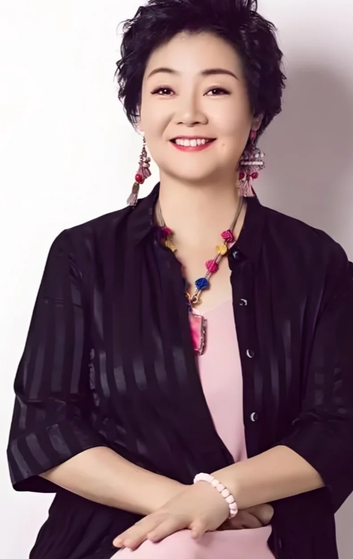 她婚后只生孩子不下厨，被宠成宝