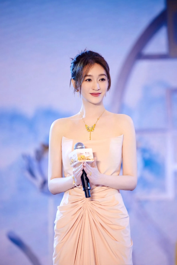 向太一句话得罪两个人？跟李小冉说不生孩子将来可能会后悔，难道不知道刘晓庆也没有孩