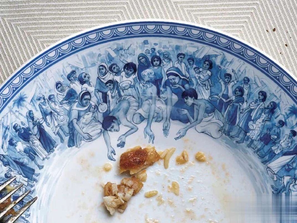盘子设计成这个样子，你还忍心浪费食物吗？