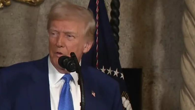 拿中国讨好美国的马克龙，没想到特朗普的战略，是跟中方达成协议