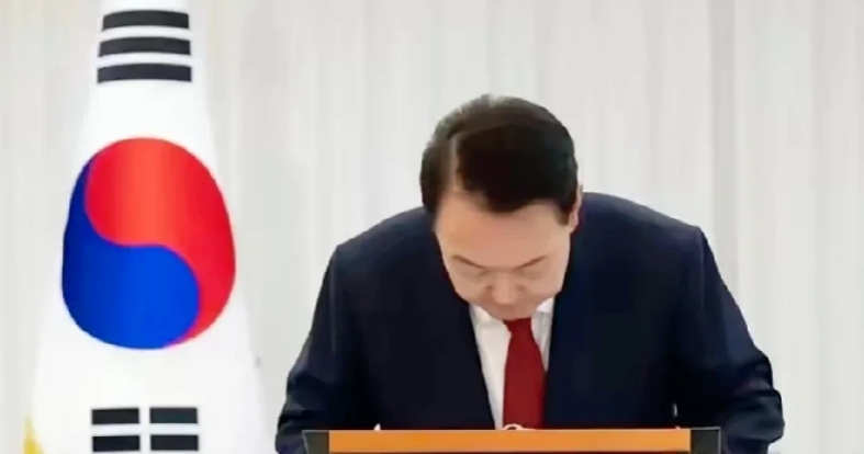 1月3日夜间，韩国公职人员侦查处（下称公调处）发起突击，成功突破尹总警卫的封锁线