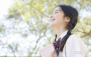 重生后，我和妹妹交换人生，妹妹要混娱乐圈，把读书的机会甩给我。