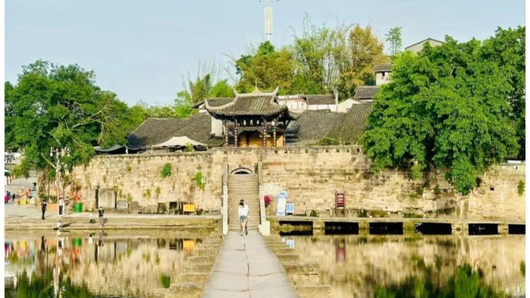 重庆这个古镇私藏了一个乐山大佛！没有过度商业化，人少景美，这才是古镇该有的样子！
