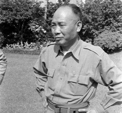 1949年5月27日，上海解放。战前，汤恩伯吹嘘防线“固若金汤，至少坚守3个月”