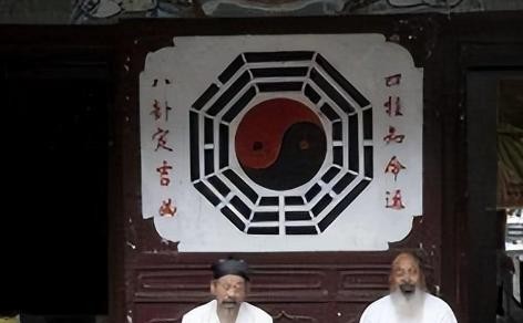 韩国国旗是中国人设计的

                           