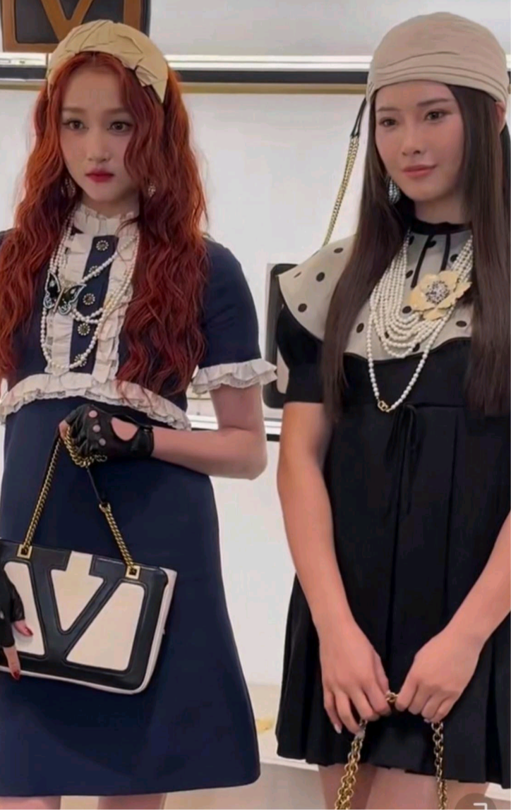 关晓彤吴艳妮出席同场活动，一个女明星一个女运动员，意想不到的两位美女破圈同框太养
