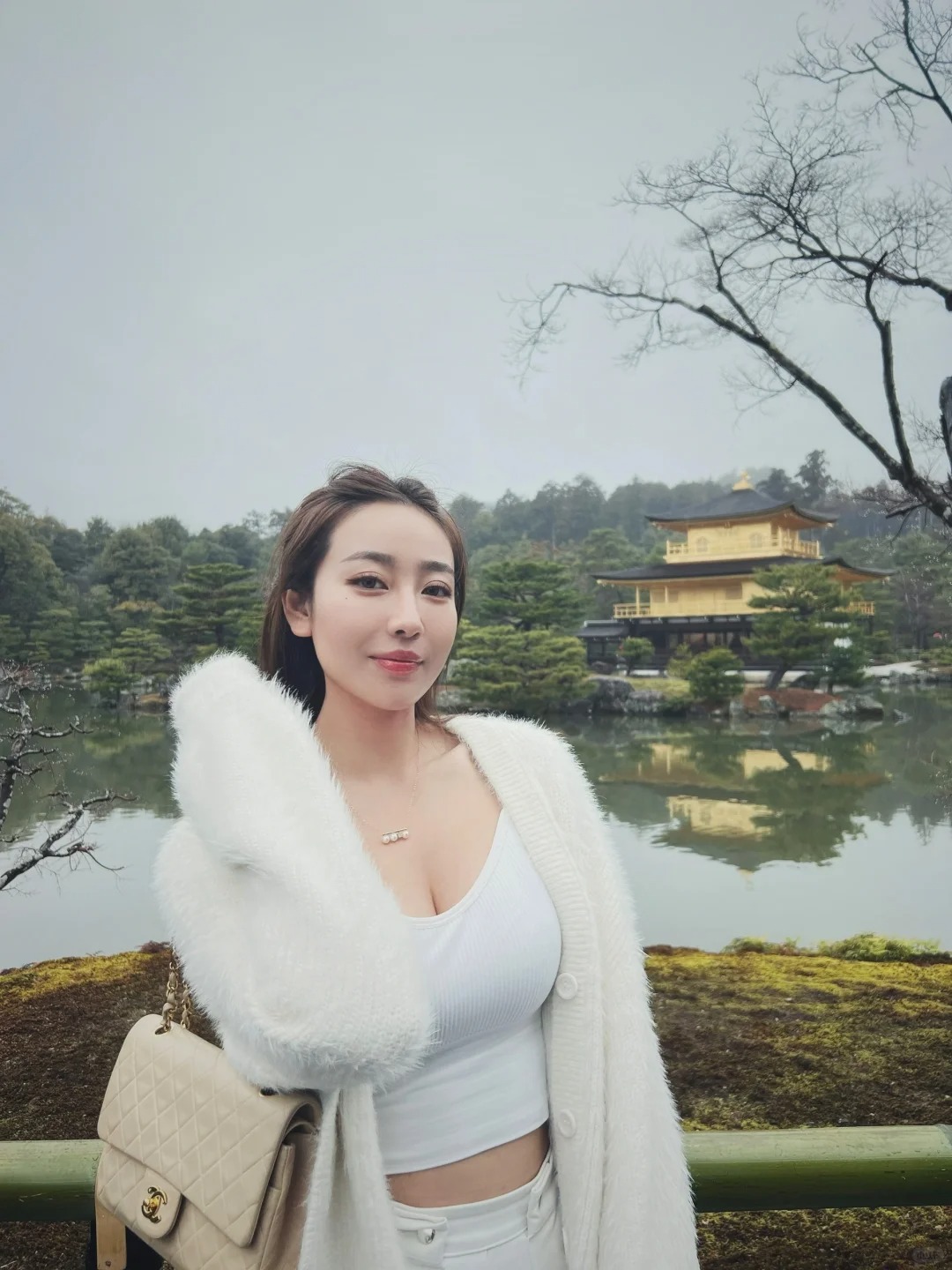 京都真的下雨天不要来了
哈哈哈哈哈哈我是标题党
因为下雨天的京都更有感觉了
雾气