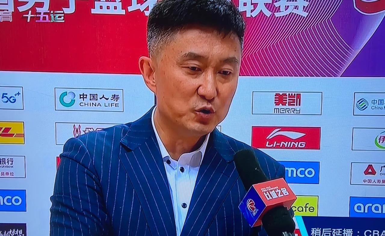 周琦为新疆、广东、北京这3支球队打球，到底哪支球队最冤枉，损失最大？球迷们的观点