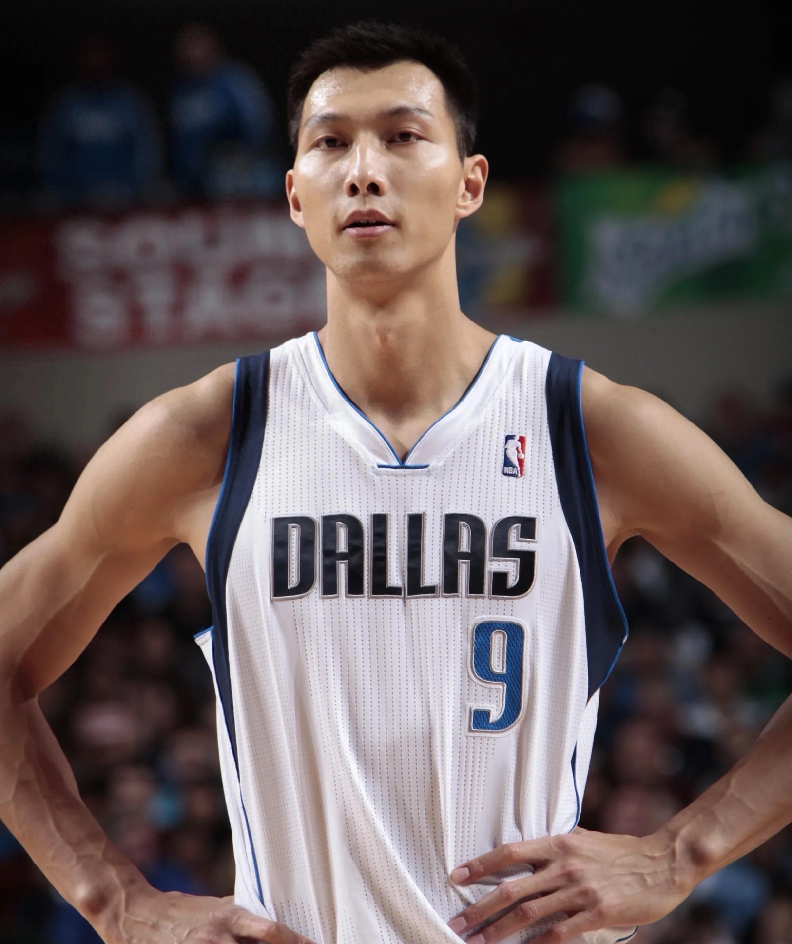  易建联在NBA的经历，确实充满了遗憾