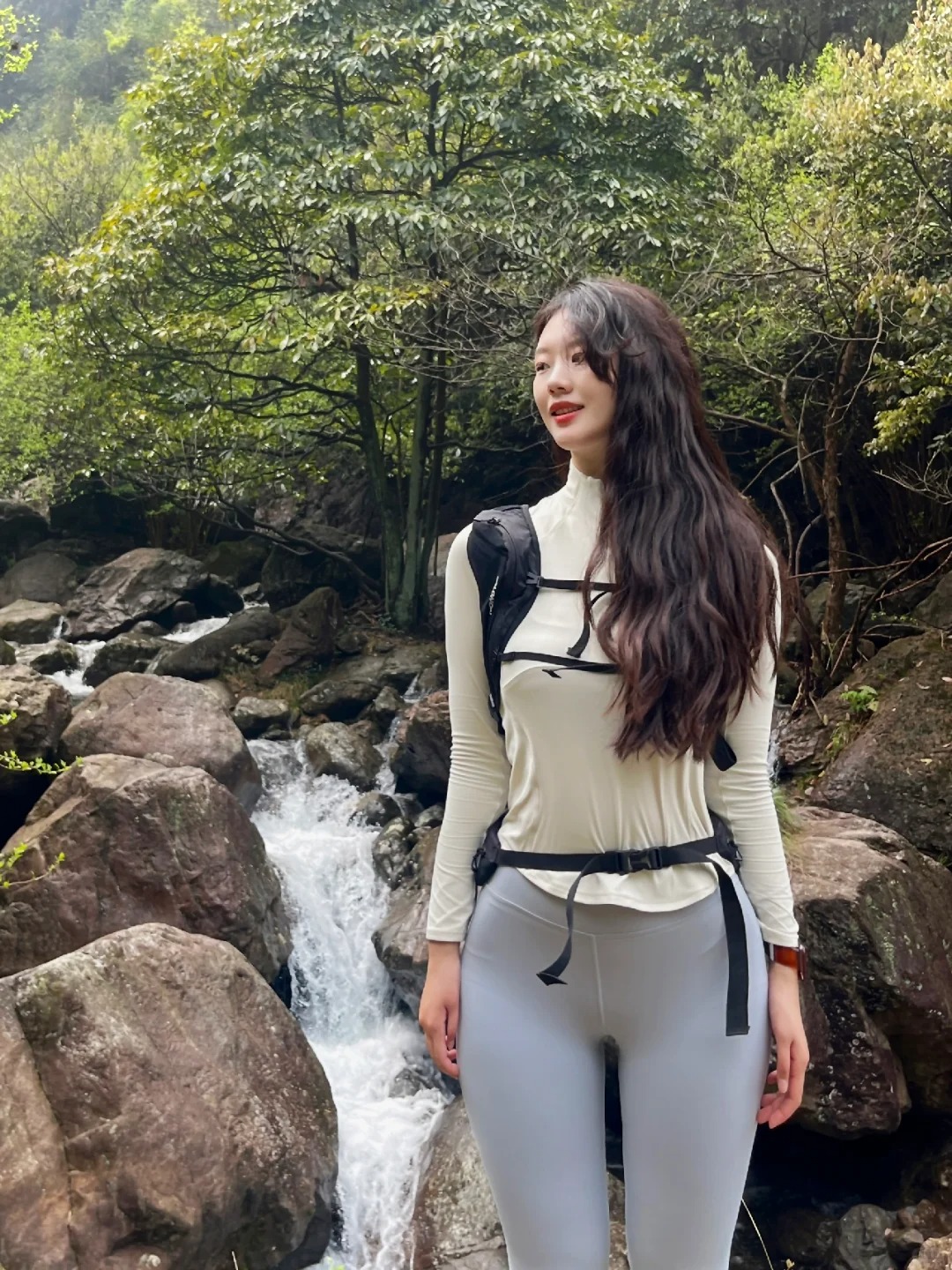 去山里自由呼吸吧～
每次去山里都感觉自己又强壮了点💪
太喜欢这种感觉了！
泡在