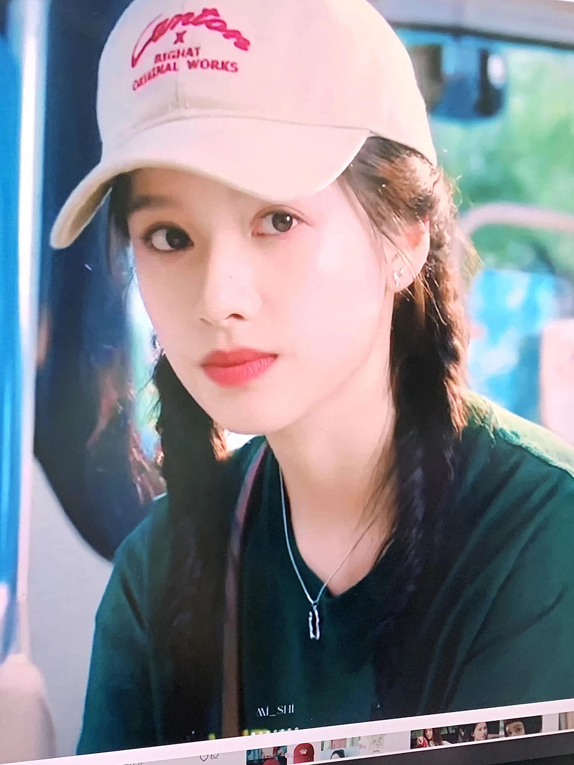 休闲又舒适的慵懒感张婧仪