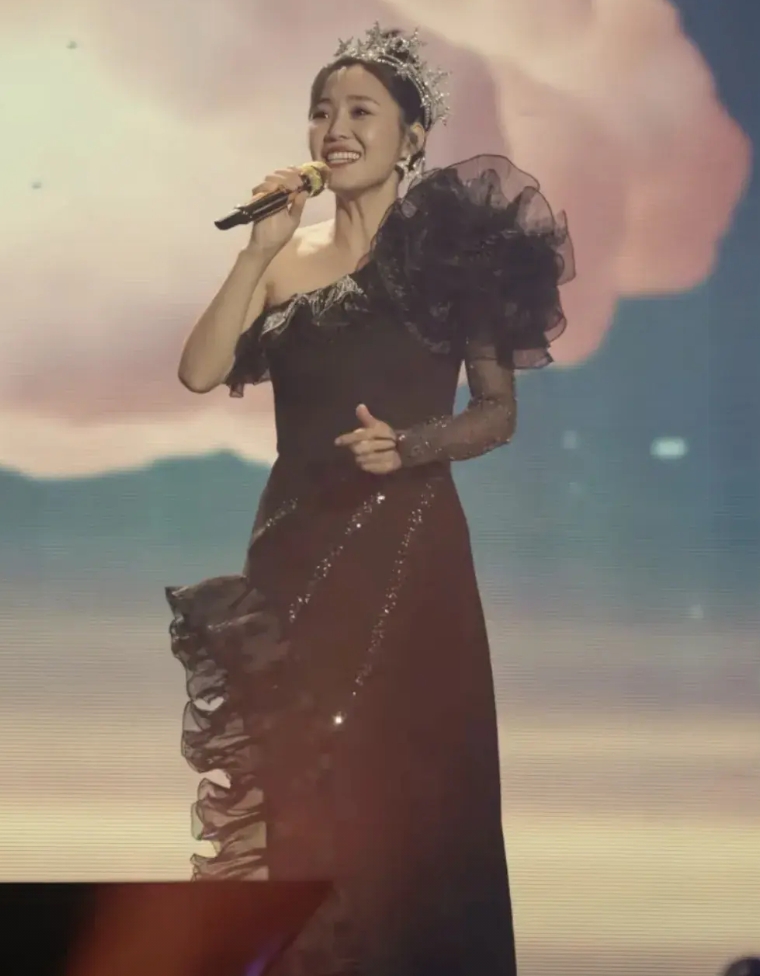 云朵跟刀郎还有和解的可能性吗？我觉得没有了。同行打压，徒弟背叛，四次歌曲版权败诉