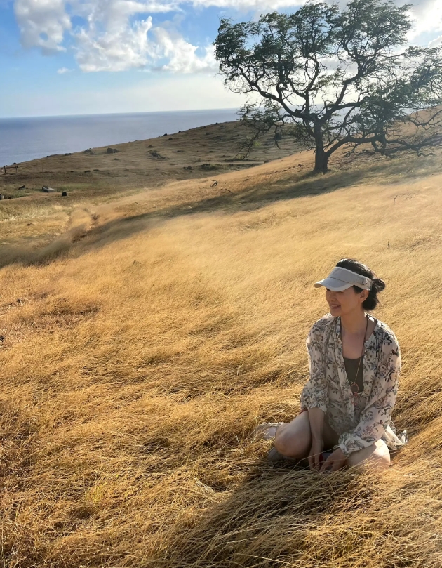 女明星光结婚不生娃有多香！咏梅和老公栾树跑到美国都玩一个多月了，大冬天的跑到暖乎