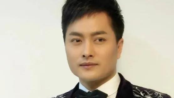 风水轮流转，云飞成名抛弃发妻娶北大才女，如今后悔莫及