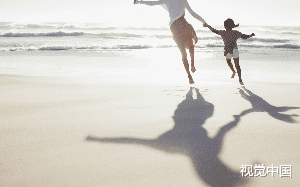 被恋爱脑女儿烧死后，我重生了