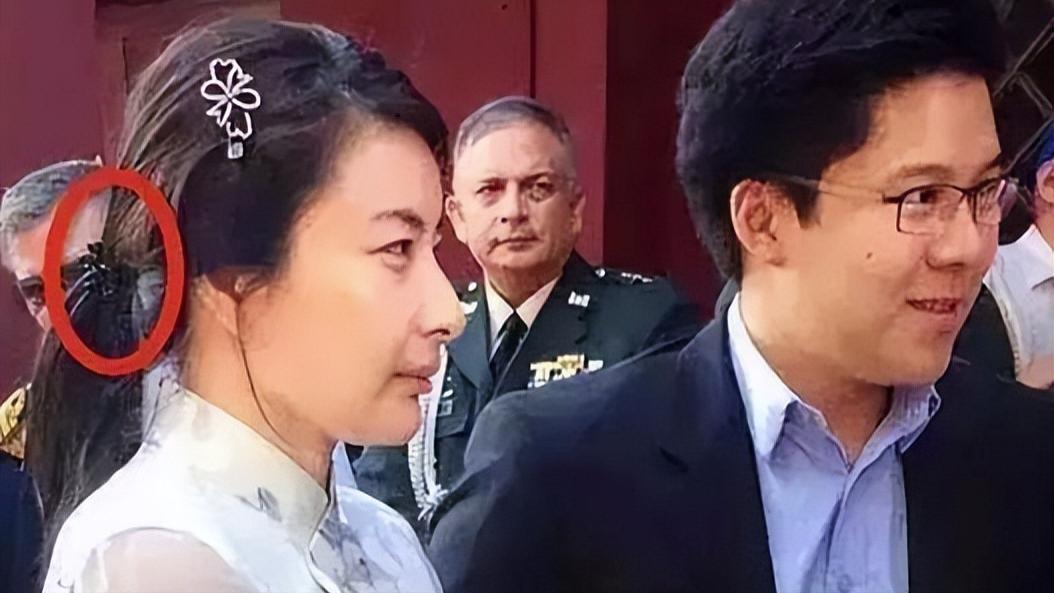 郭晶晶被阔太圈“踢”出局？公公霍震霆的一个动作，就替她撑了腰
