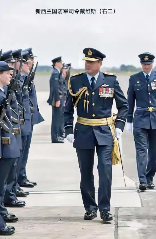 在坏种国家的蛊惑和煽动下，他们制造“假想敌”，宣扬“中国威胁论”，来吓唬这些这些