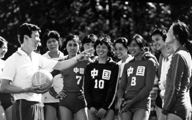 梦回1981，中国女排首次夺得世界冠军。

1981年11月16日，中国女排首次