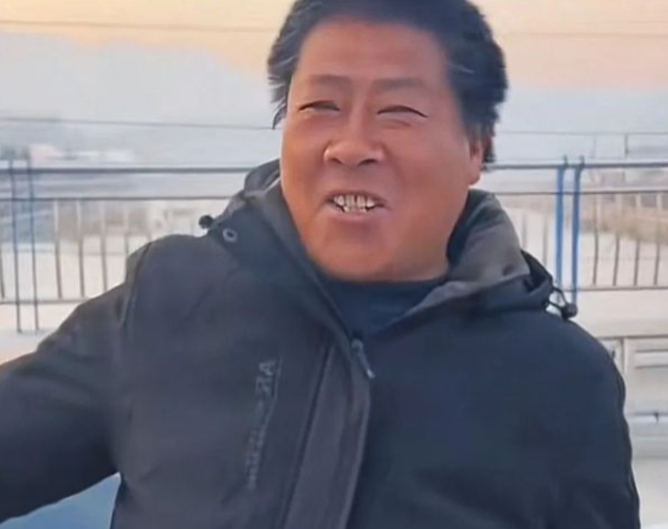 “活该他发财”，河南洛阳一13岁女孩坠河，卖粉条的王金钢看见后二话不说跳水救人，