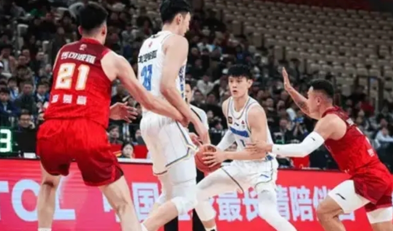 我滴妈呀，北京男篮究极体现身江湖！

中锋周琦，首发26分钟，9投7中，轰出18