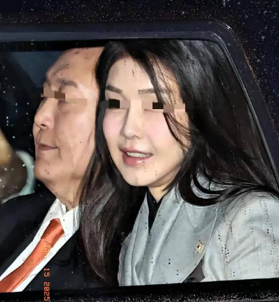 金建希icon的靠山倒了！
尹锡悦icon被捕后，金建希可能会面临的6个下场。
