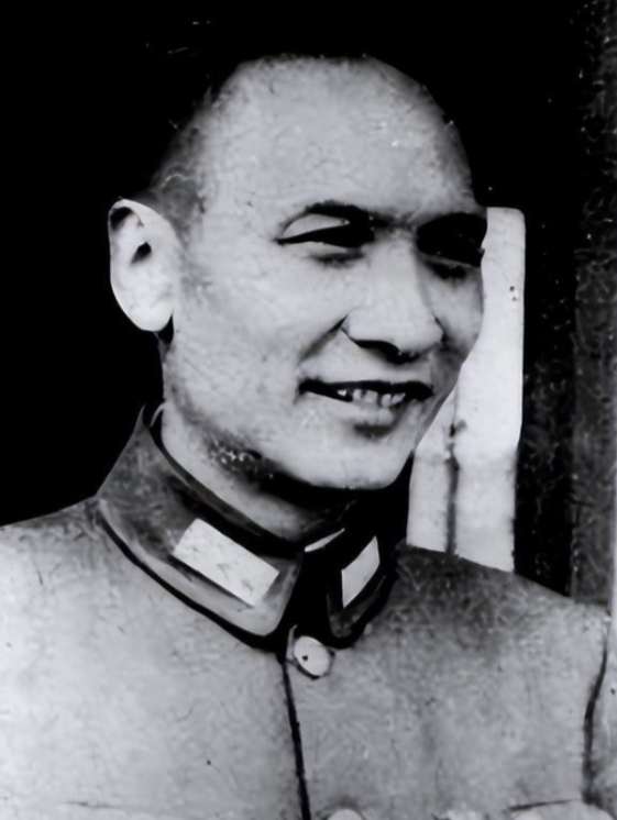 1949年9月，毛人凤将一份长达400多人的枪决名单呈送给卢汉，卢汉只扫了一眼，