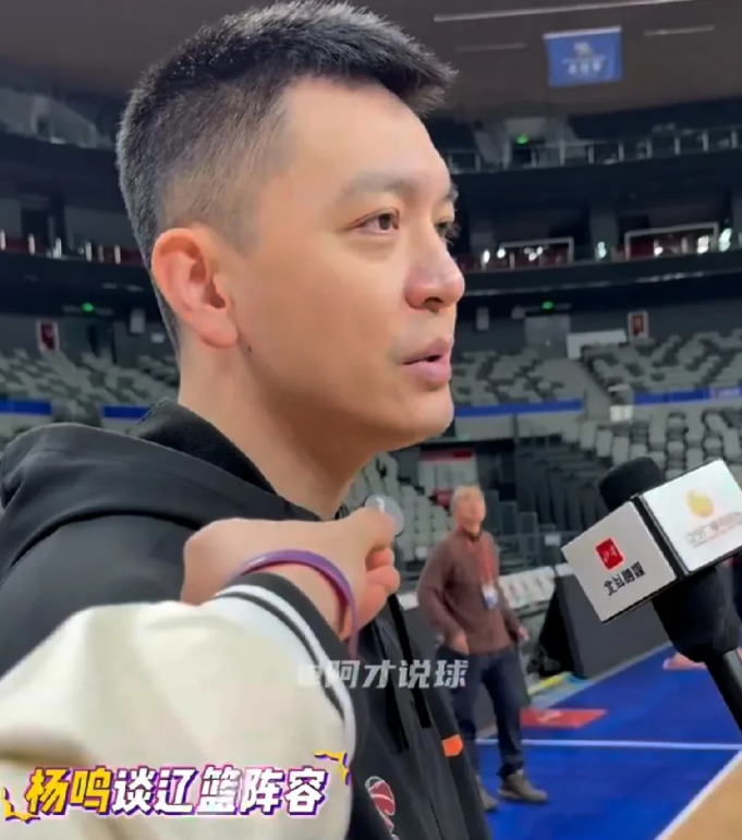 杨鸣太敢了，客场打新疆还留一手，赛前透露：有个主力球员不打，不出意外应该是李晓旭