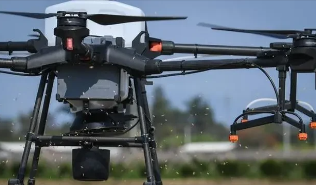 正面硬刚！大疆无人机被老美罚20亿，它却一分都不出，面对老美制裁，直接反手涨价1