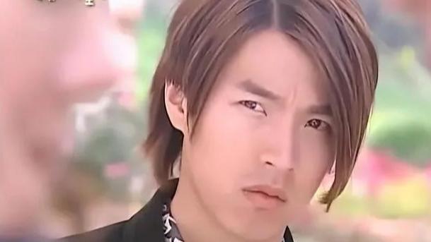 44岁男星李威近况曝光，卷入杀人案被约谈，家人回应不太清楚