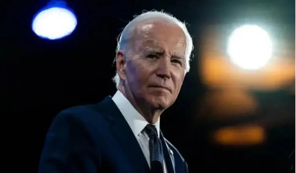 老拜登疯了！白宫声称对俄祭出500多项“毁灭性”制裁措施。
俄乌冲突爆发两周年之