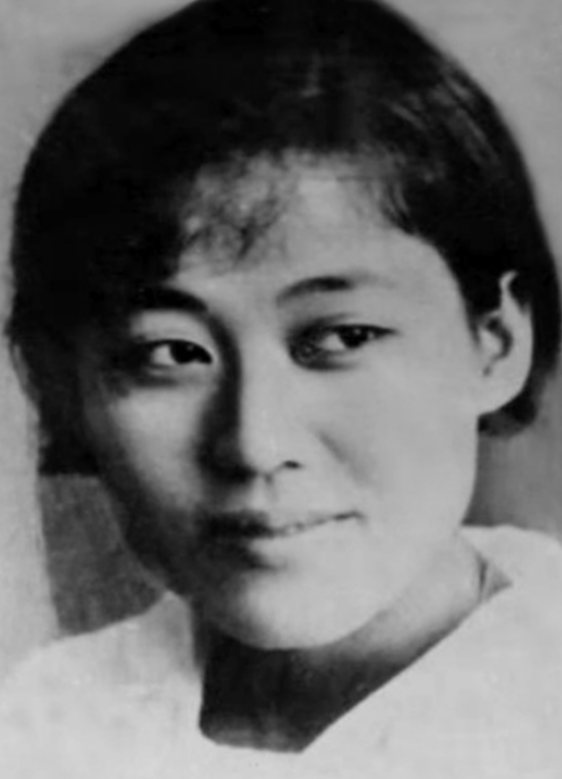 “只要你开口，我就娶你，让你享清福。”1940年，抗日女战士陈康荣被捕，面对敌人
