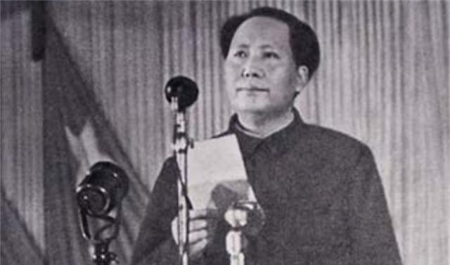 1976年，中央成立治丧委员会，共有374人参与，其中杜聿明、宋希濂等人也提出守