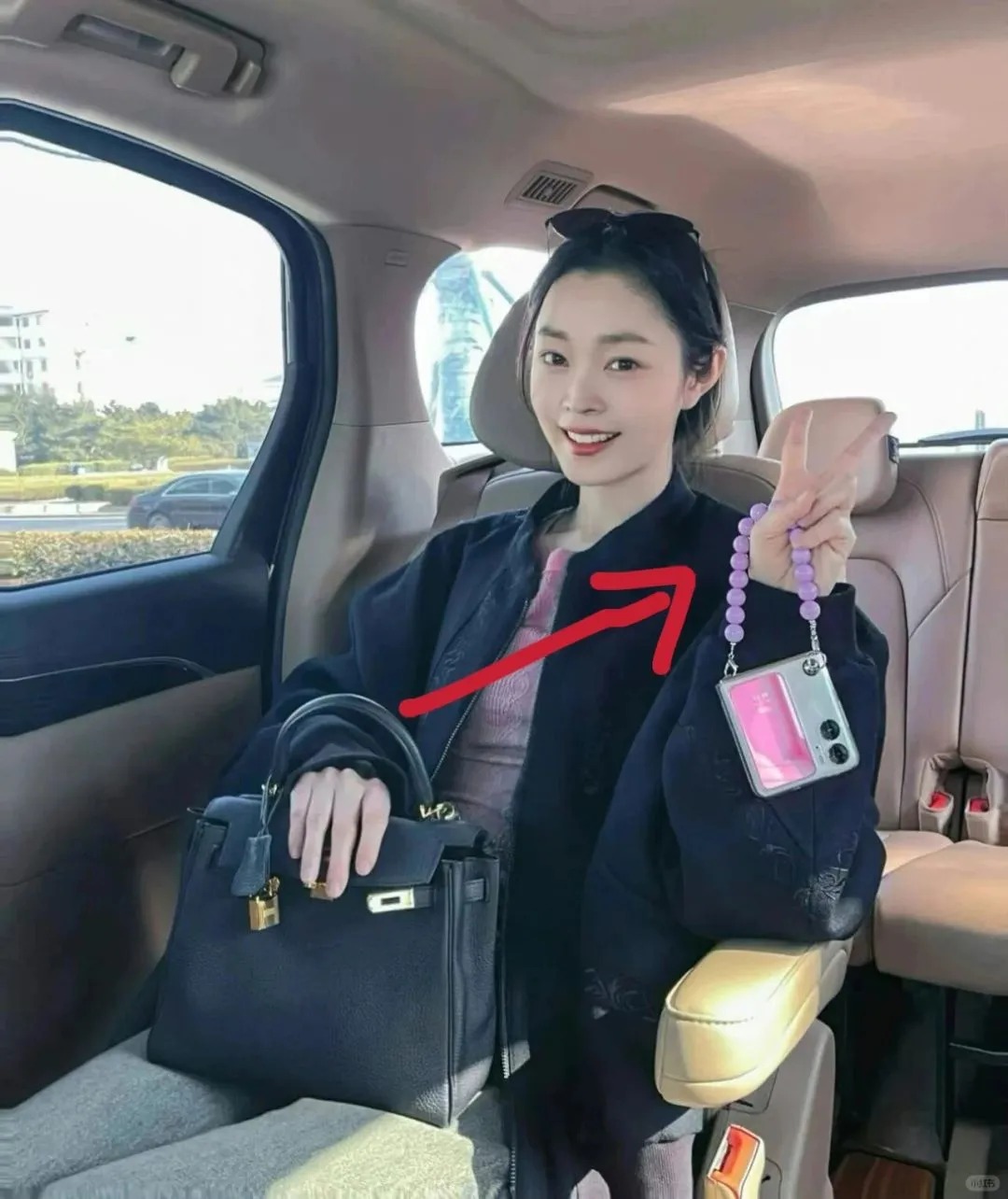 我去…宋轶一个这玩意几十万？
内娱又一位养马大户——宋轶
她的爱马仕也都太好看了