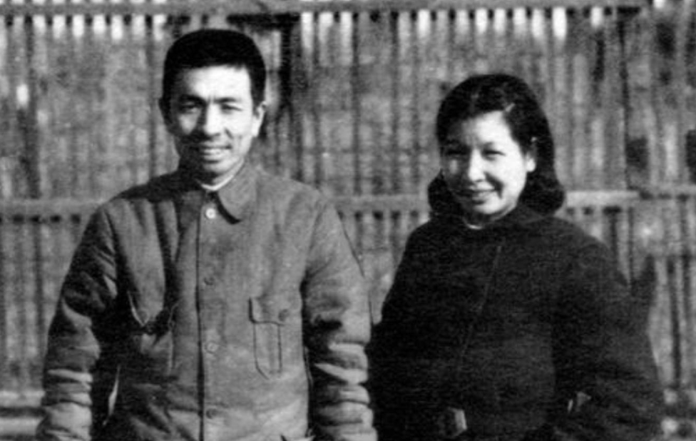 1939年，荆门、当阳、远安中心县委书记曾志赶去延安，半道上住在一处窑洞里（组织