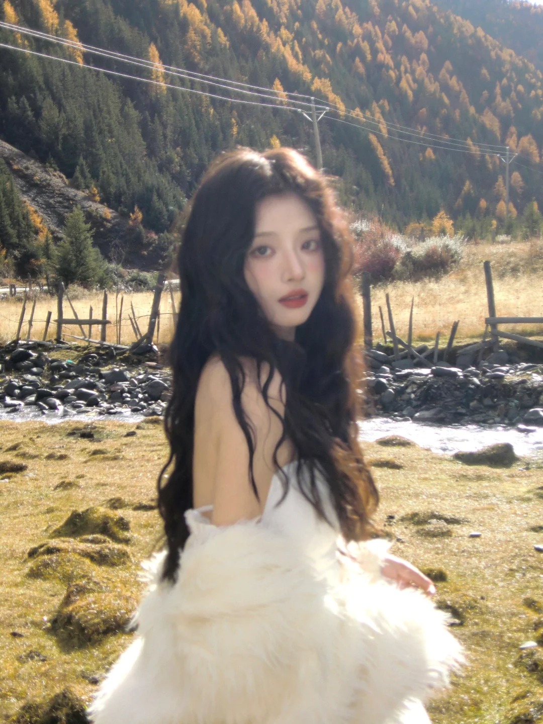 随机掉落的一些旅行美照
储存卡里川西的秋🍂
和桃子@一个桃子 的旅行回忆录🖼