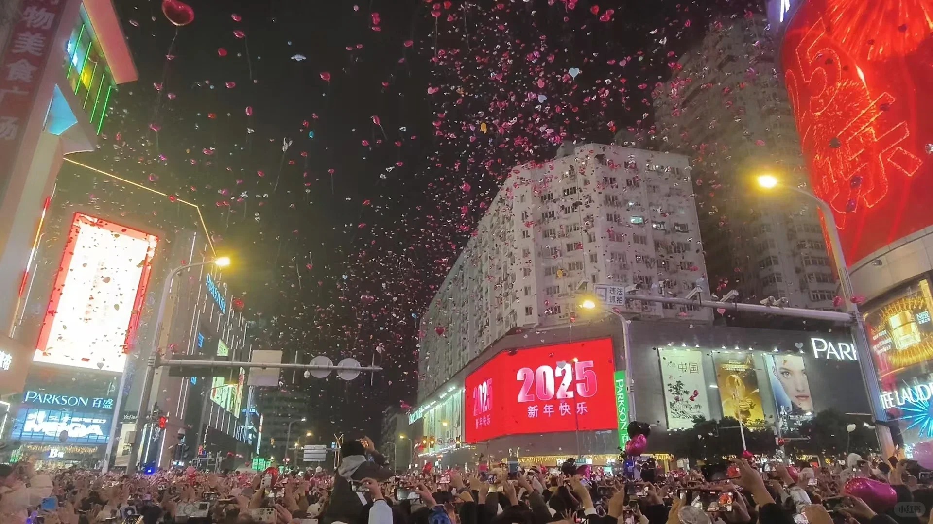 南昌中山路跨年夜震撼一幕